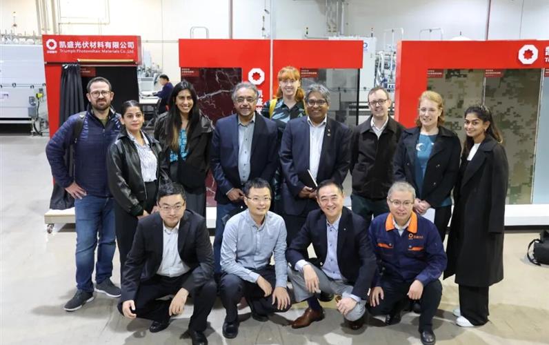 凱盛玻璃控股董事長殷新建在中英工程院交流會上發表主旨演講，與多位院士共話光伏建筑一體化未來